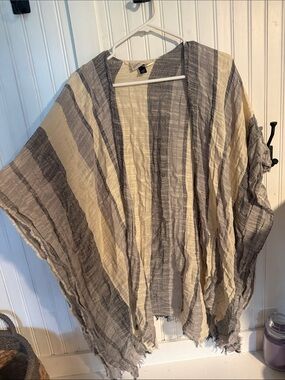 Lightweight Striped Kimono Cover-Up in Cream and Gray Navy